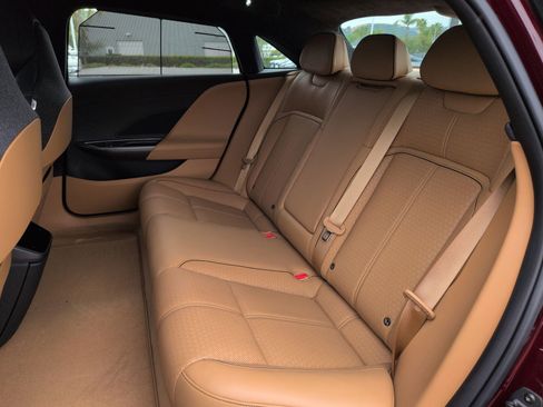 Used 2022 Lucid Air Grand Touring image 30