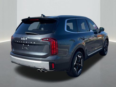 Used 2024 Kia Telluride S w/ S Sunroof Package FWD image 5