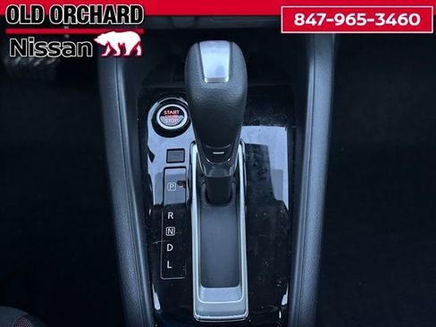 Used 2025 Nissan Versa SR image 14