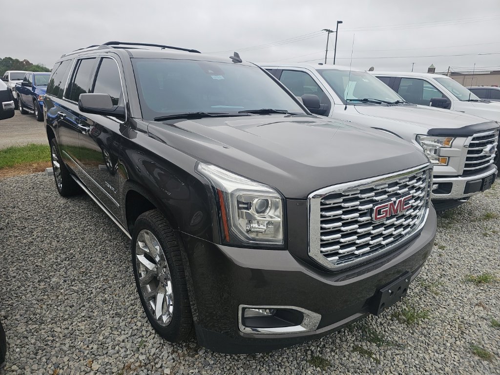 Used 2020 GMC Yukon XL Denali w/ Denali Premium Package AWD/4WD image 6