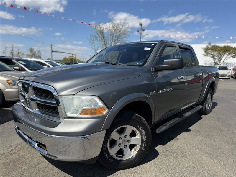 Used 2011 RAM 1500 Classic SLT w/ Remote Start & Security Group AWD/4WD image 2