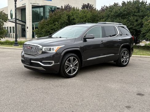 Used 2019 GMC Acadia Denali w/ Technology Package AWD/4WD image 2