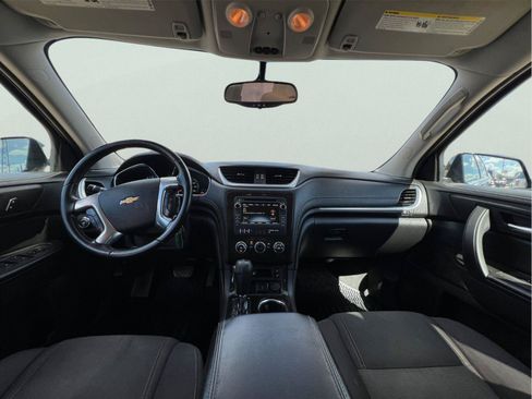 Used 2017 Chevrolet Traverse LT w/ Style and Technology Package FWD image 25