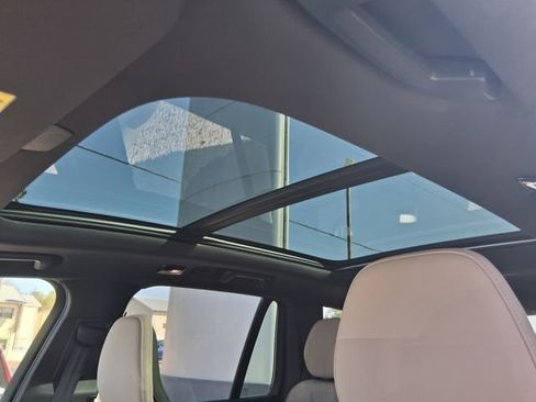 New 2026 Volvo XC90 T8 Plus w/ Protection Package Premier AWD/4WD image 18