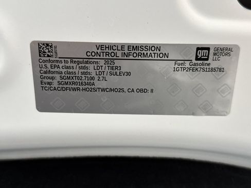 Used 2025 GMC Canyon Denali AWD/4WD image 40
