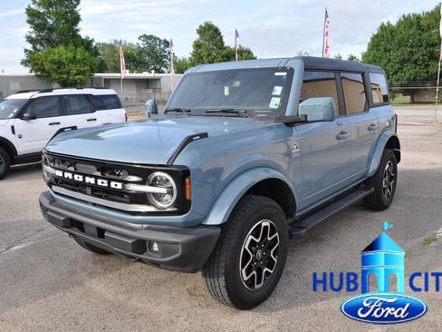 Used 2023 Ford Bronco Outer Banks AWD/4WD image 1