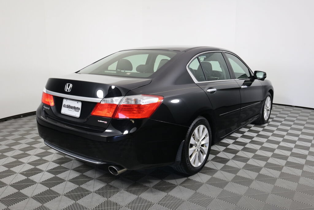 Used 2013 Honda Accord EX image 2