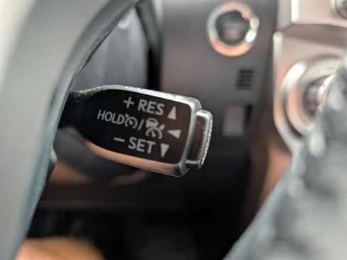 Used 2022 Toyota 4Runner Limited AWD/4WD image 18