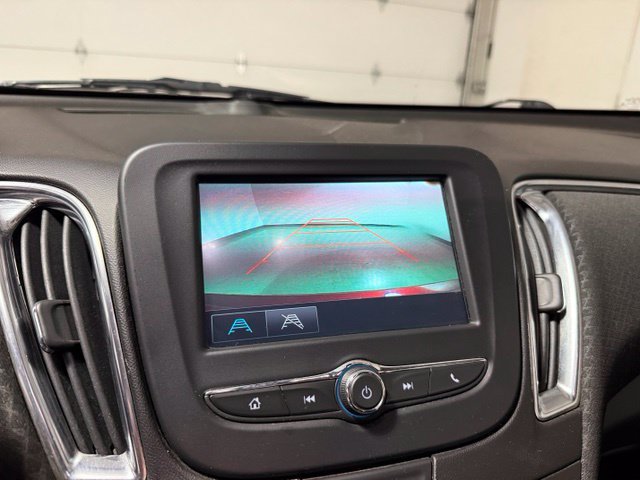 Used 2016 Chevrolet Malibu LT FWD image 17