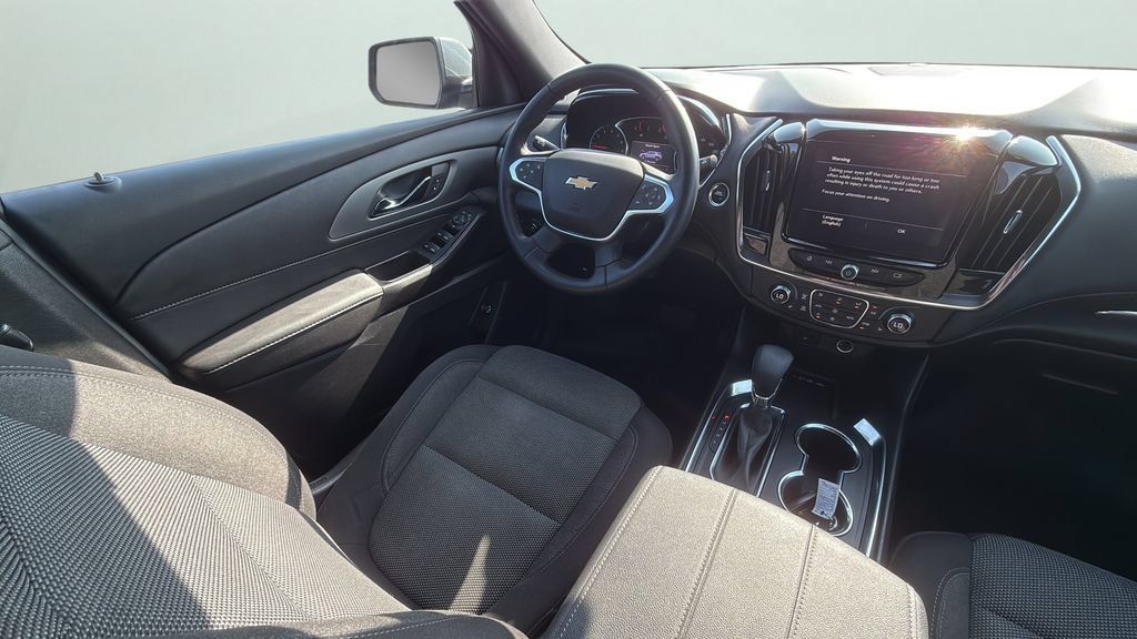 Used 2023 Chevrolet Traverse LT w/ LPO, Cargo Package AWD/4WD image 15