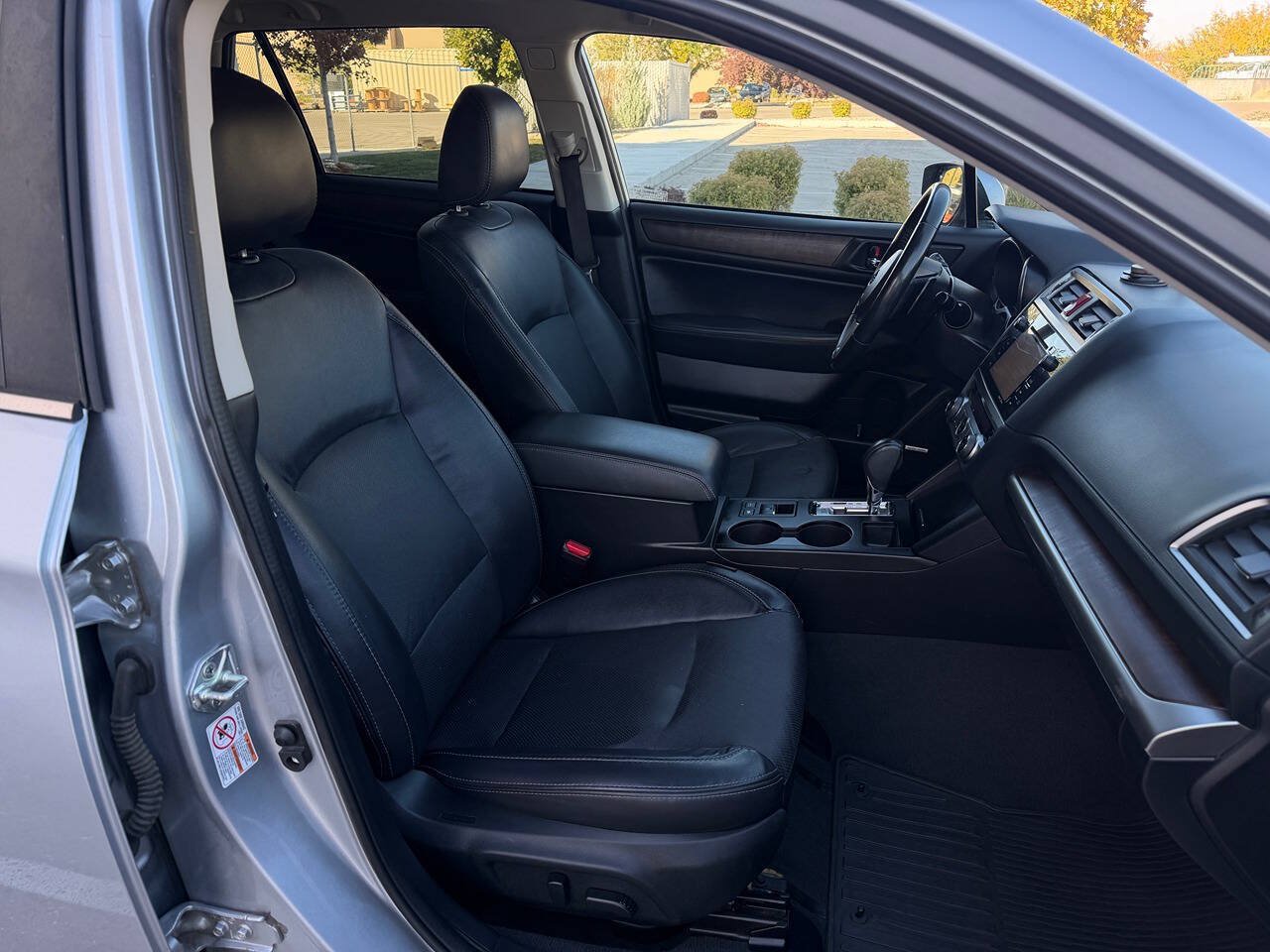 Used 2017 Subaru Outback 2.5i Limited AWD/4WD image 19