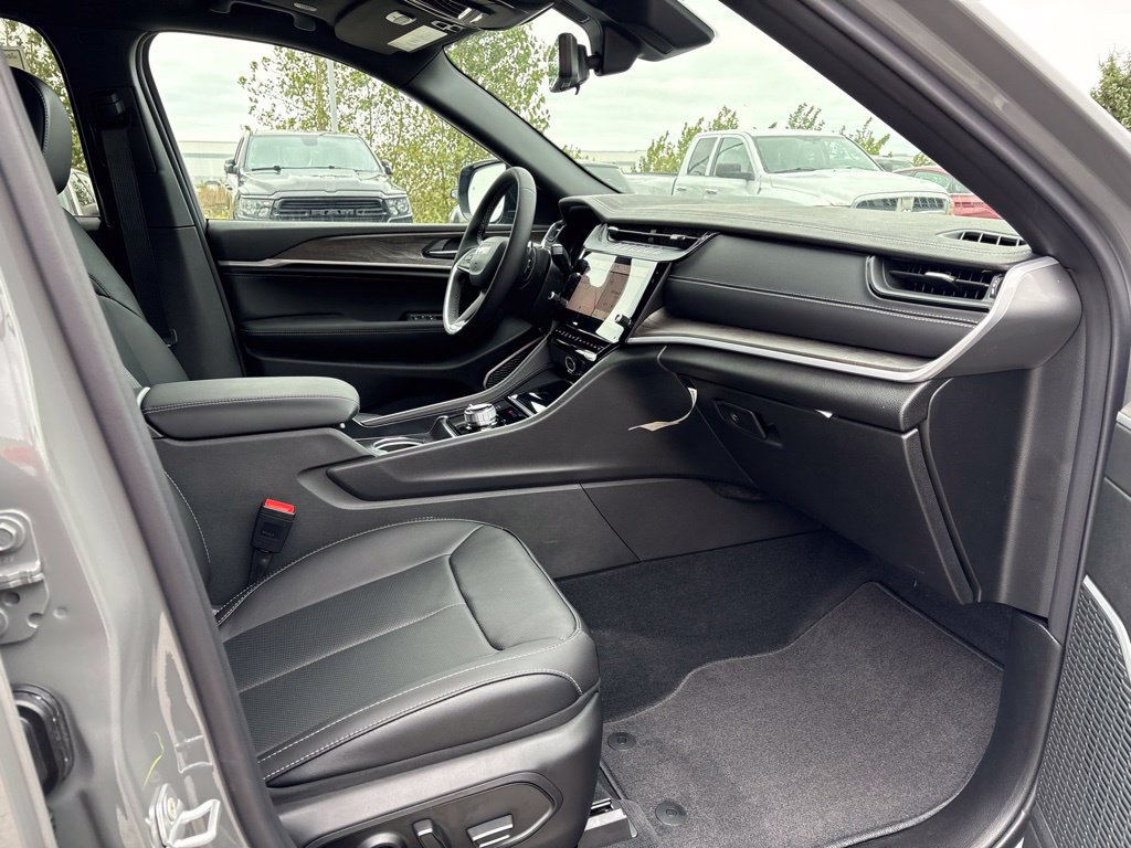 New 2027 Jeep Grand Cherokee Limited AWD/4WD image 25