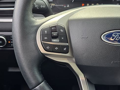 Used 2023 Ford Explorer XLT w/ Equipment Group 202A RWD image 25