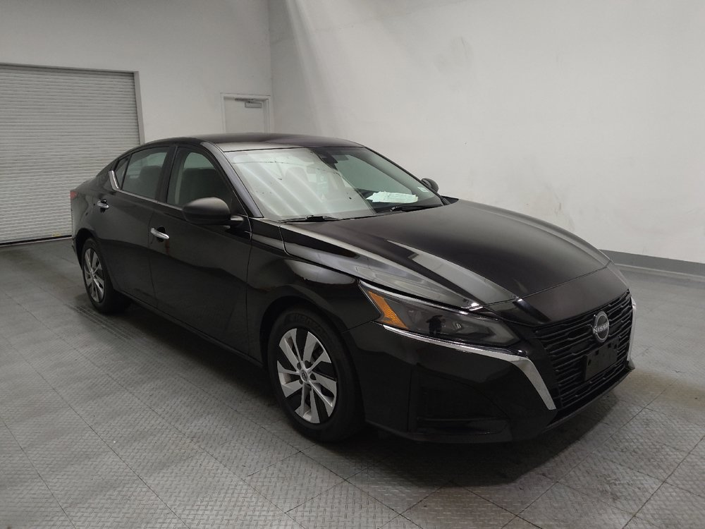 Used 2025 Nissan Altima 2.5 S FWD image 13