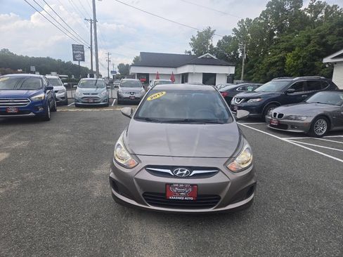 Used 2013 Hyundai Accent GS FWD image 2