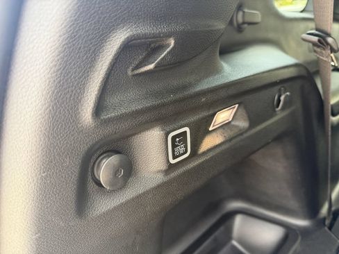 Used 2023 Jeep Grand Cherokee L Laredo AWD/4WD image 29