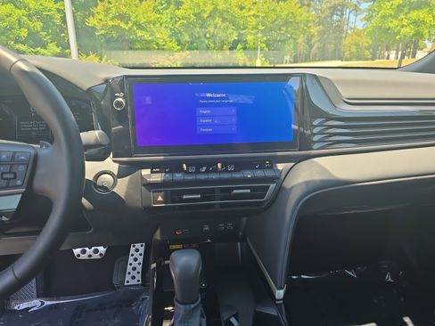 Used 2025 Toyota Camry XSE FWD image 21