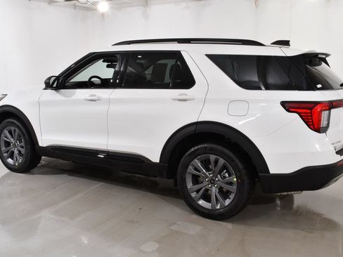 New 2026 Ford Explorer Active w/ Active Comfort Package AWD/4WD image 15