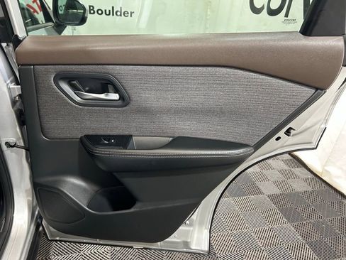 Used 2023 Nissan Rogue SV image 12