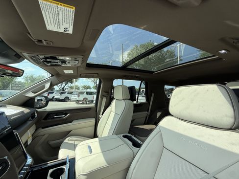 New 2026 GMC Yukon Denali w/ Denali Reserve Package image 19
