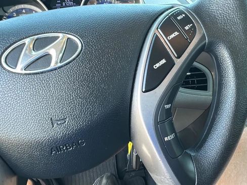 Used 2013 Hyundai Elantra GLS w/ Preferred Pkg FWD image 36