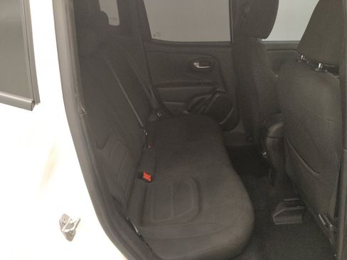 Used 2022 Jeep Renegade Latitude AWD/4WD image 19
