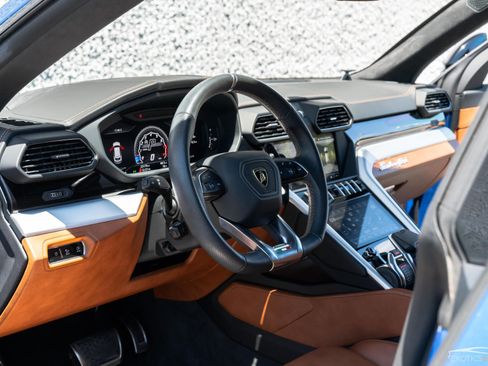 Used 2019 Lamborghini Urus AWD/4WD image 31