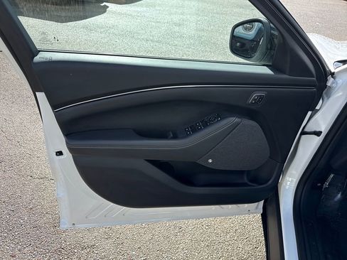 Certified 2025 Ford Mustang Mach-E Premium image 13