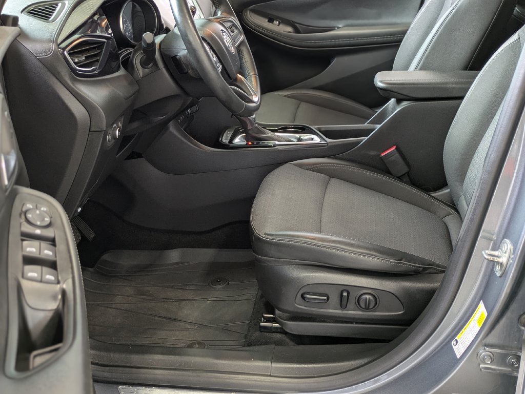 Used 2022 Buick Encore GX Select w/ Sport Touring Package FWD image 7