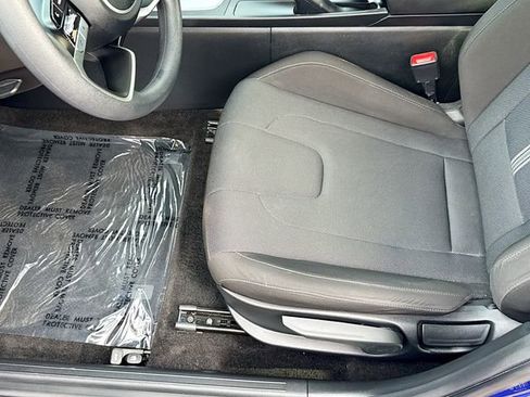 Used 2024 Hyundai Elantra SE FWD image 19