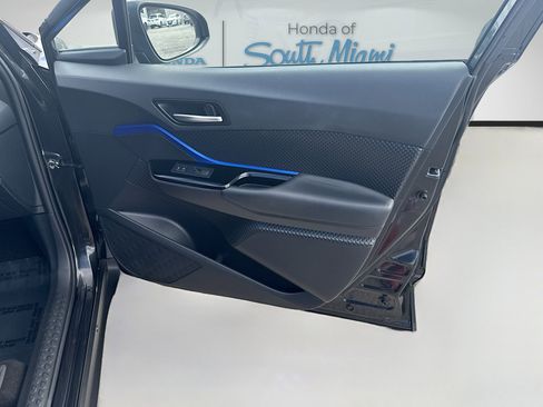 Used 2021 Toyota C-HR XLE image 32