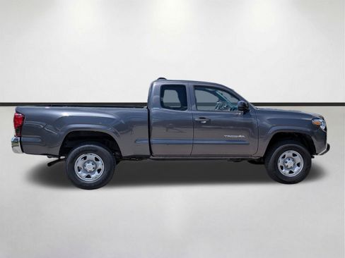Used 2022 Toyota Tacoma SR5 RWD image 3