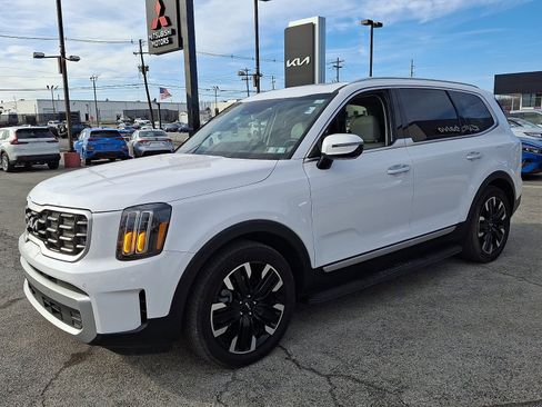 Used 2024 Kia Telluride SX w/ Towing Package image 3