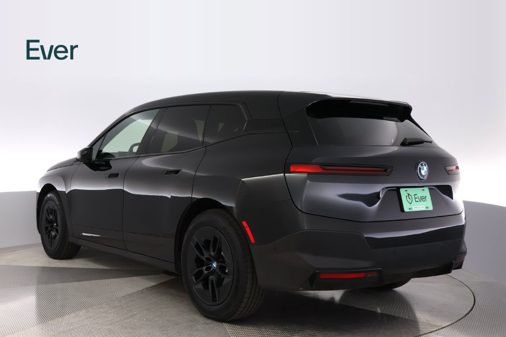 Used 2024 BMW iX xDrive50 AWD/4WD image 17