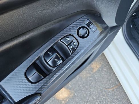 Used 2025 Nissan Altima 2.5 SV FWD image 25