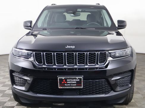 Used 2023 Jeep Grand Cherokee Laredo AWD/4WD image 10