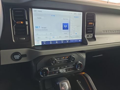 Certified 2022 Ford Bronco Badlands w/ Sasquatch Package image 15