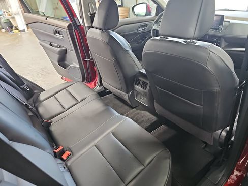 Used 2023 Nissan Rogue SV w/ SV Premium B Package AWD/4WD image 11