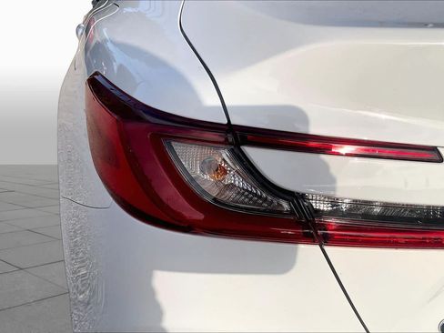 Used 2025 Toyota Camry Hybrid FWD image 28