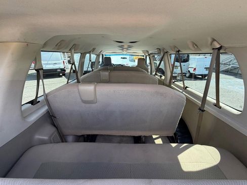 Used 2014 Ford E-350 and Econoline 350 XLT image 41