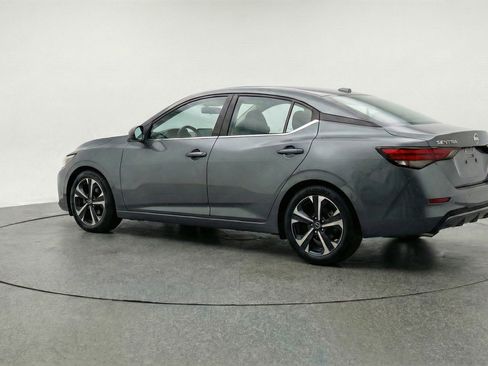 Used 2025 Nissan Sentra SV image 6