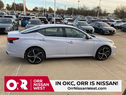 Used 2023 Nissan Altima 2.5 SR image 6