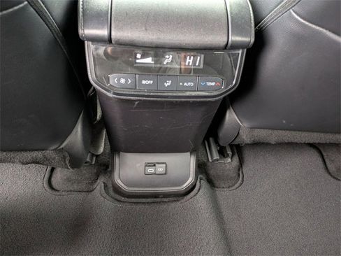 Certified 2023 Toyota Highlander XSE image 31