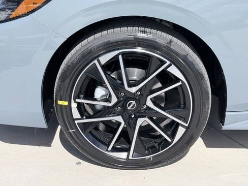 New 2025 Nissan Sentra SR image 30