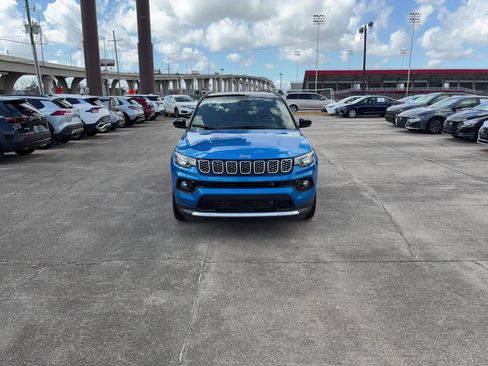 Used 2025 Jeep Compass Limited image 7