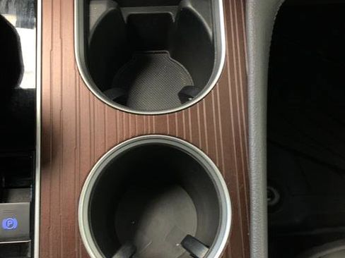 Used 2021 Toyota Sienna XLE image 36