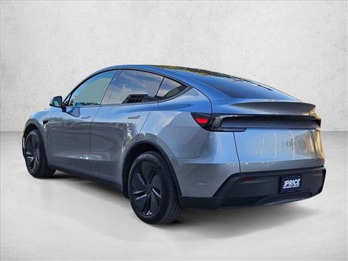 Used 2026 Tesla Model Y Long Range image 8