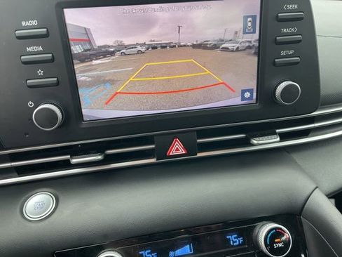 Used 2023 Hyundai Elantra SEL image 19