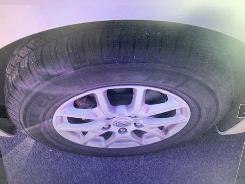 Used 2023 Chrysler Pacifica Touring-L FWD image 16