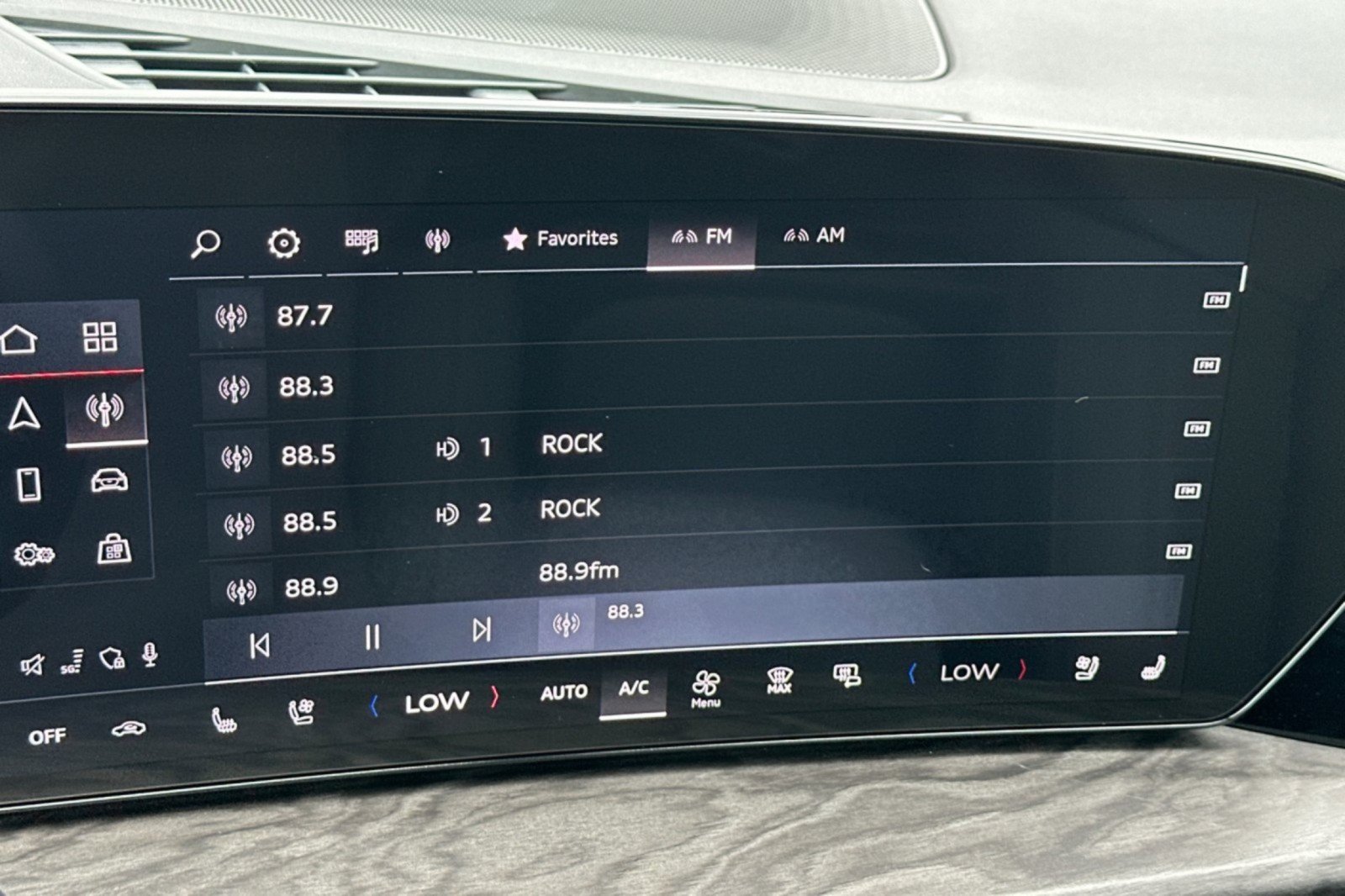 Used 2025 Audi Q5 Premium Plus w/ Premium Plus AWD/4WD image 17